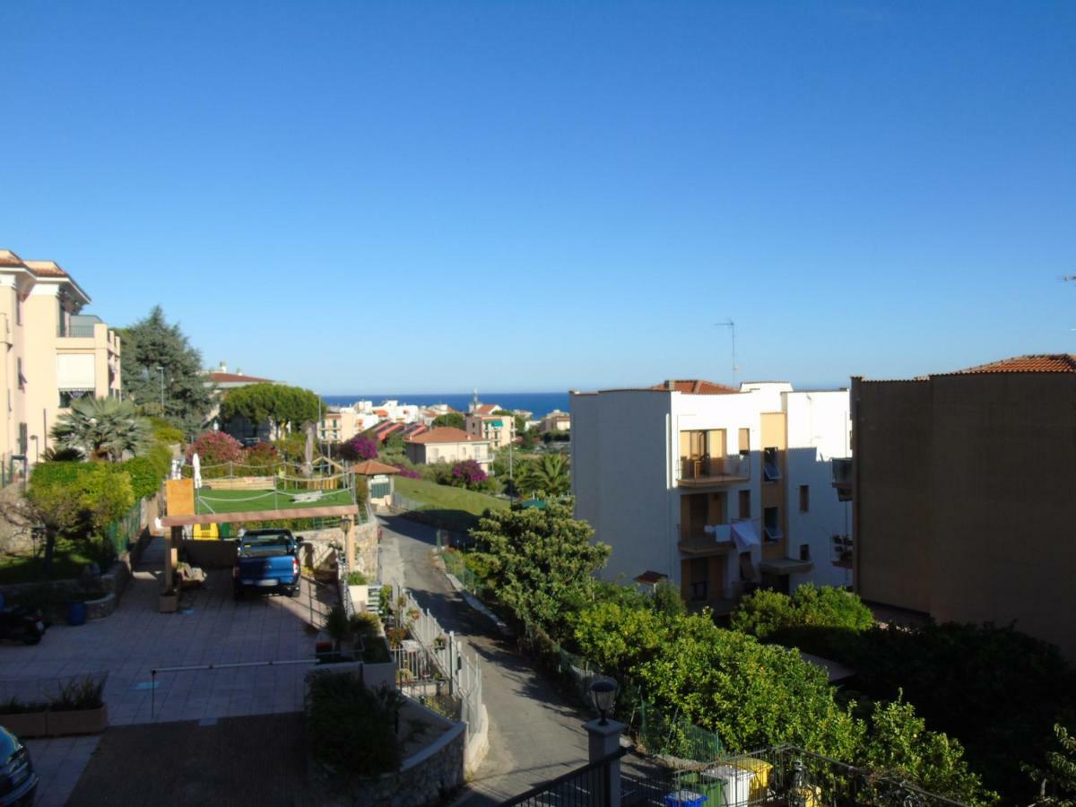 Apartment Aurora & Nicole Ideal Per Biker Con Terazza Vista Mare Parcheggio E Wi-Fi Gratuiti 피에트라리구레 외부 사진