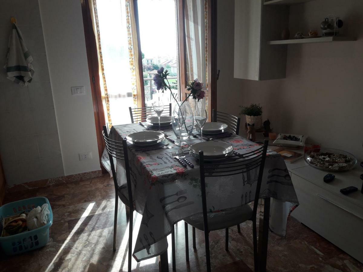 Apartment Aurora & Nicole Ideal Per Biker Con Terazza Vista Mare Parcheggio E Wi-Fi Gratuiti 피에트라리구레 외부 사진
