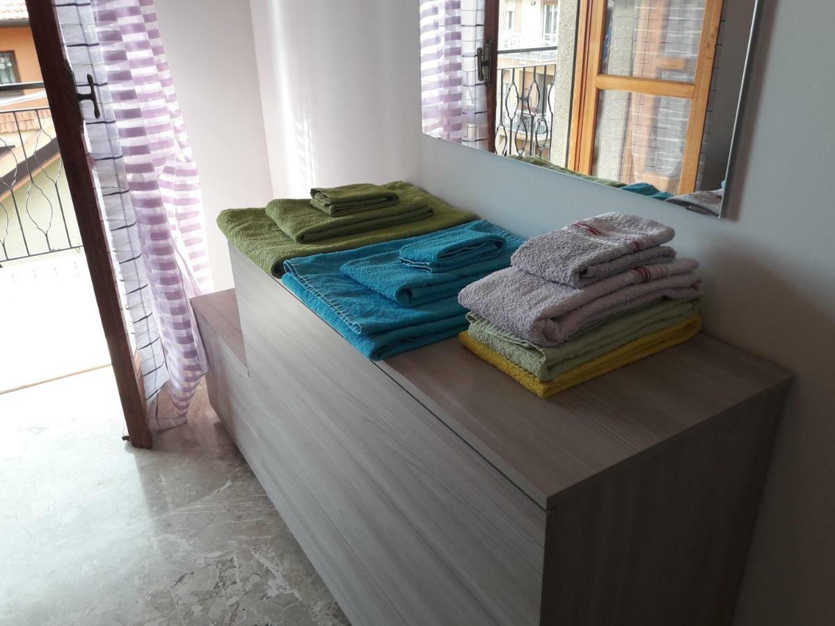 Apartment Aurora & Nicole Ideal Per Biker Con Terazza Vista Mare Parcheggio E Wi-Fi Gratuiti 피에트라리구레 외부 사진