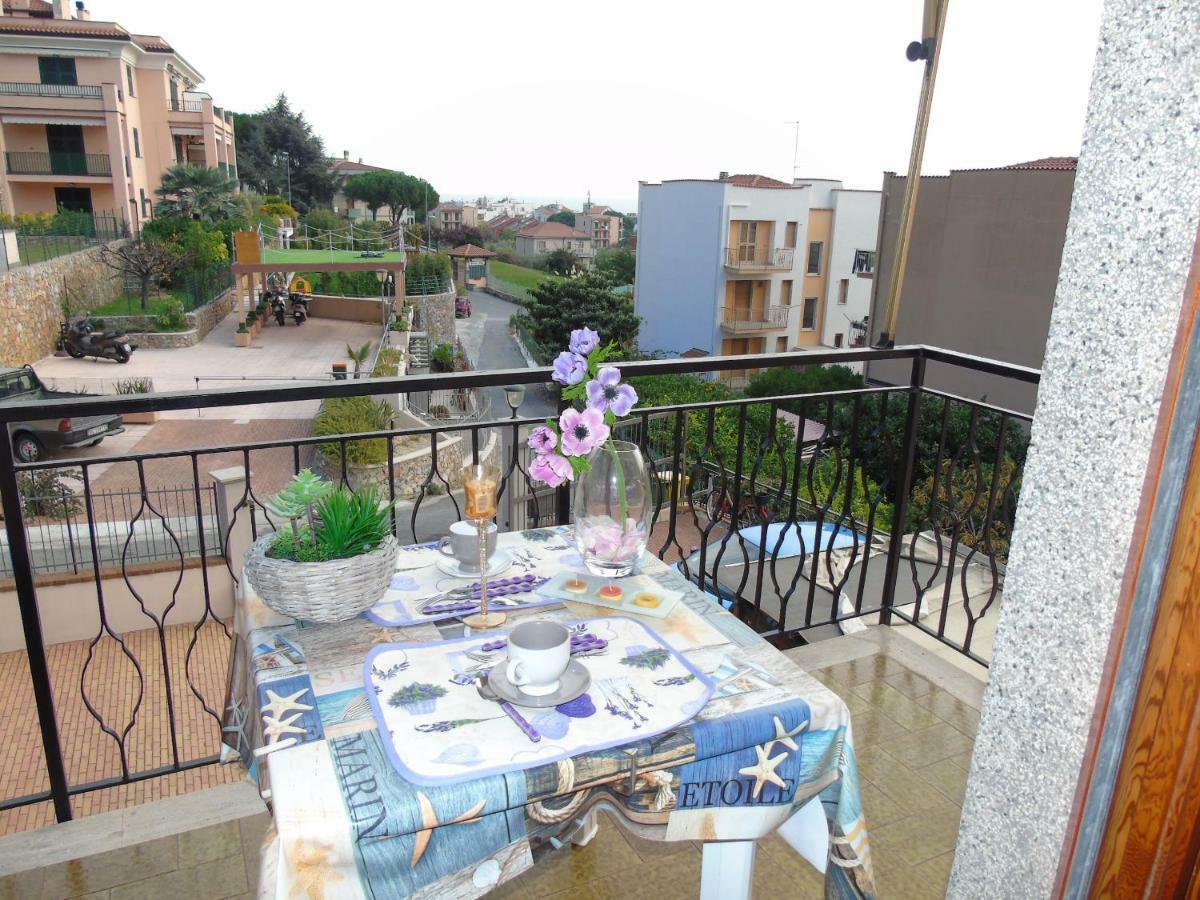 Apartment Aurora & Nicole Ideal Per Biker Con Terazza Vista Mare Parcheggio E Wi-Fi Gratuiti 피에트라리구레 외부 사진